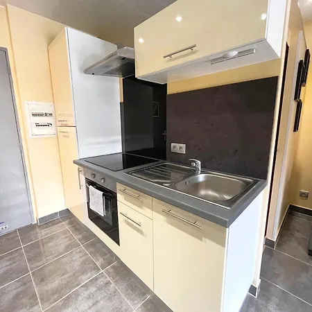 Jade A 100m De La Apartamento Hyères